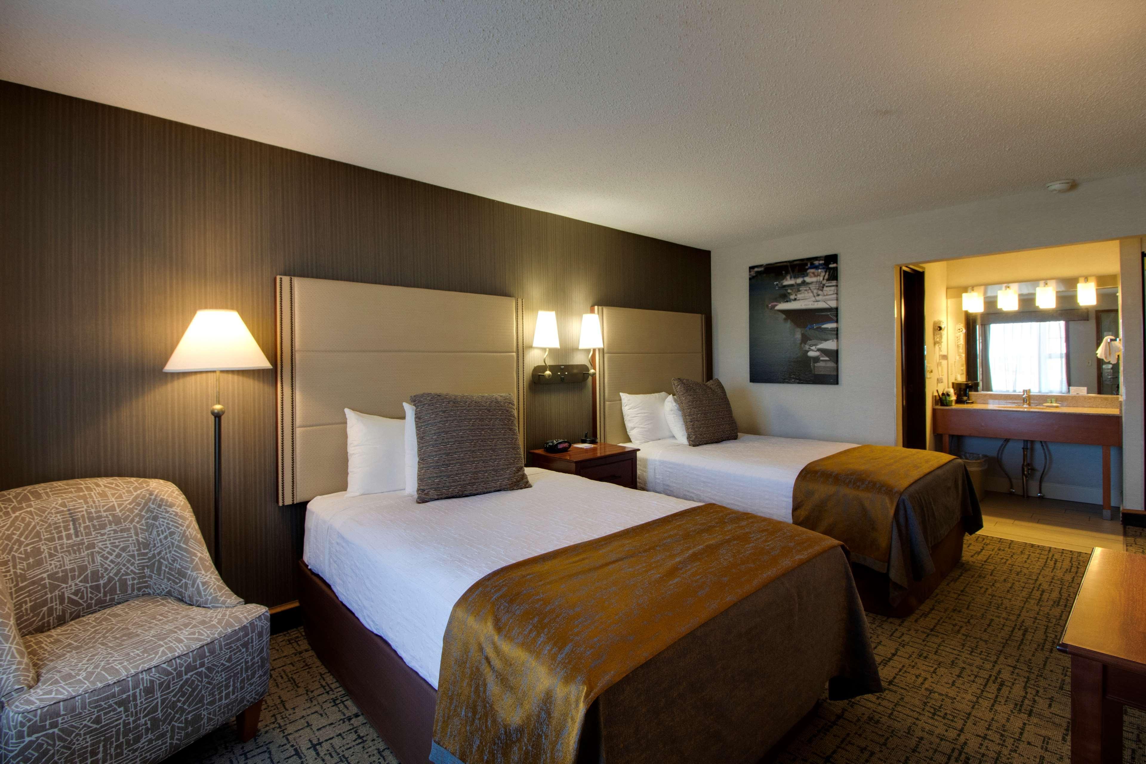 เบสต์ เวสเทิร์น ฮาร์เบอร์ พอยต์ เลคฟรอนต์ Hotel เซนต์อิกเนซ ภายนอก รูปภาพ