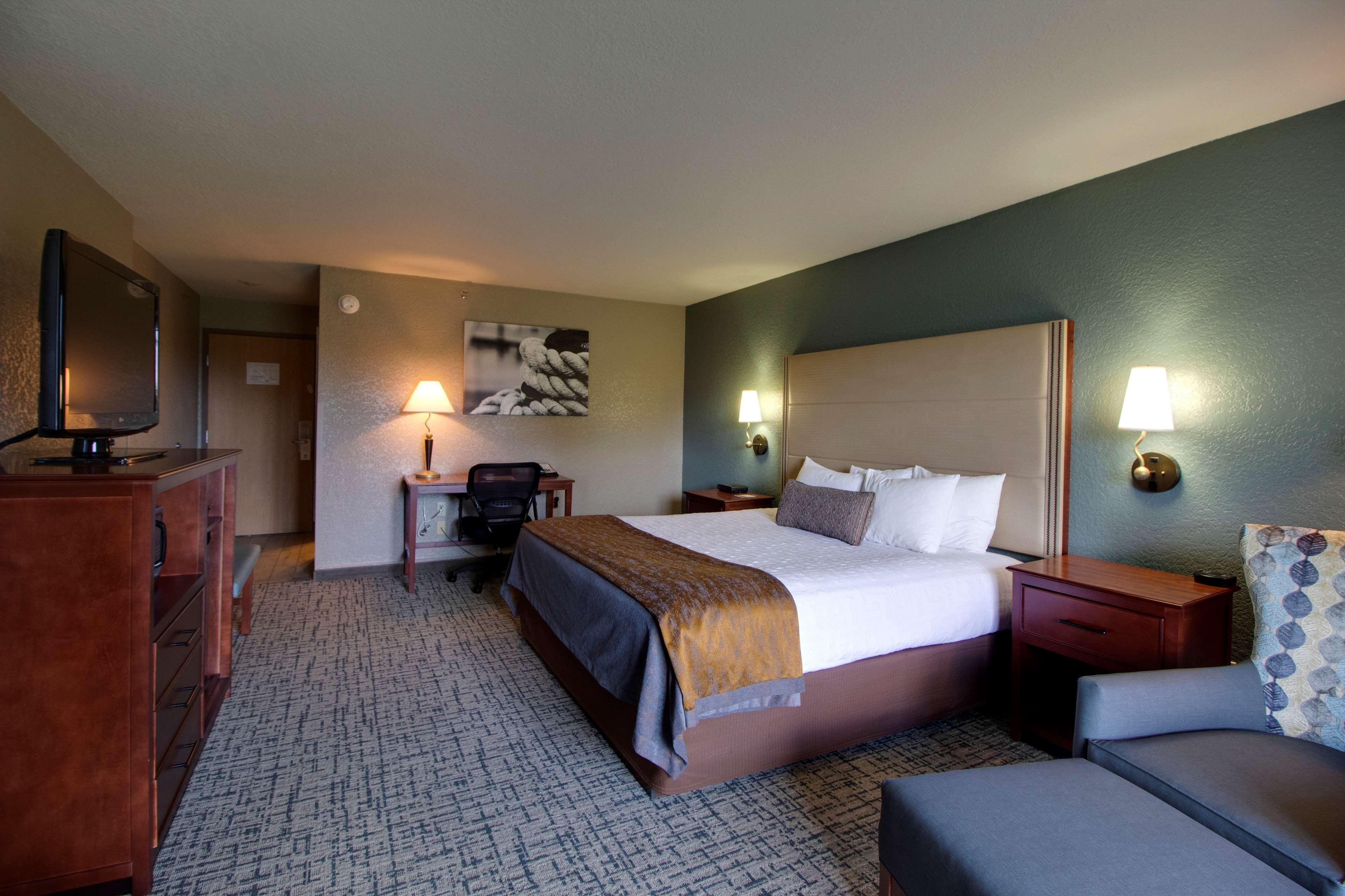 เบสต์ เวสเทิร์น ฮาร์เบอร์ พอยต์ เลคฟรอนต์ Hotel เซนต์อิกเนซ ภายนอก รูปภาพ