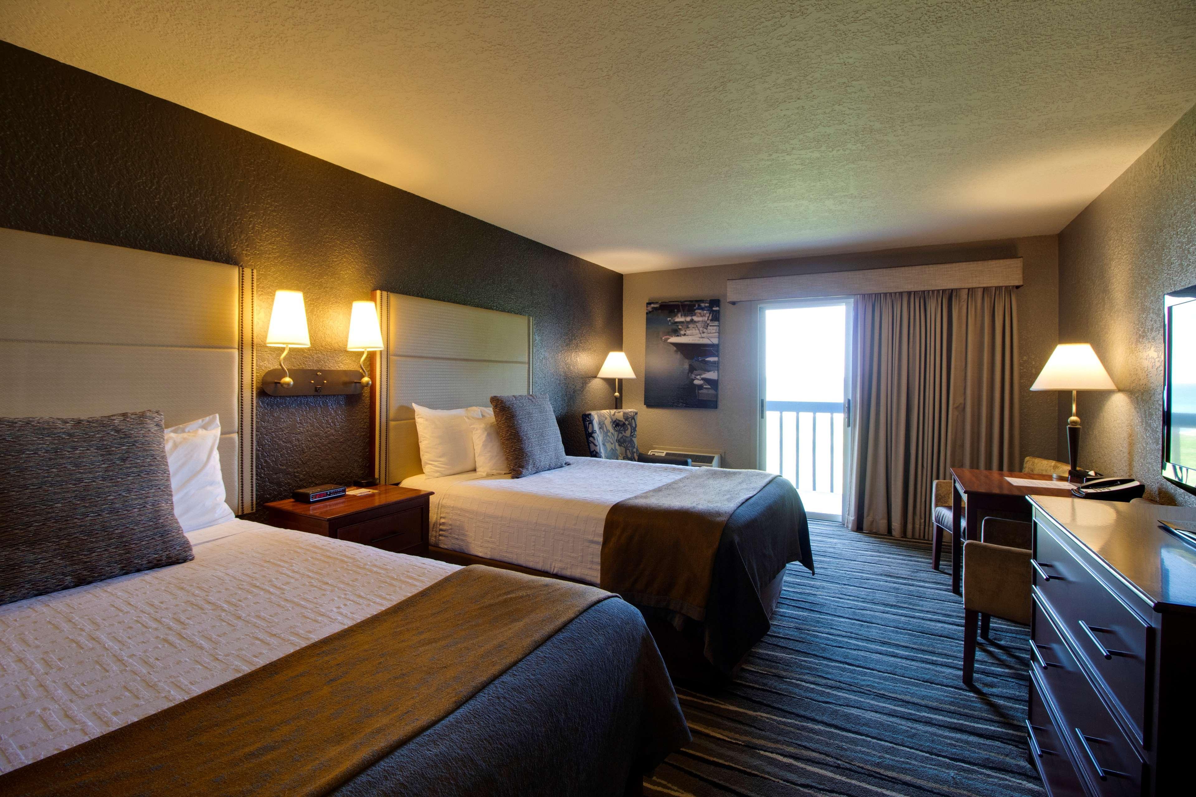 เบสต์ เวสเทิร์น ฮาร์เบอร์ พอยต์ เลคฟรอนต์ Hotel เซนต์อิกเนซ ภายนอก รูปภาพ