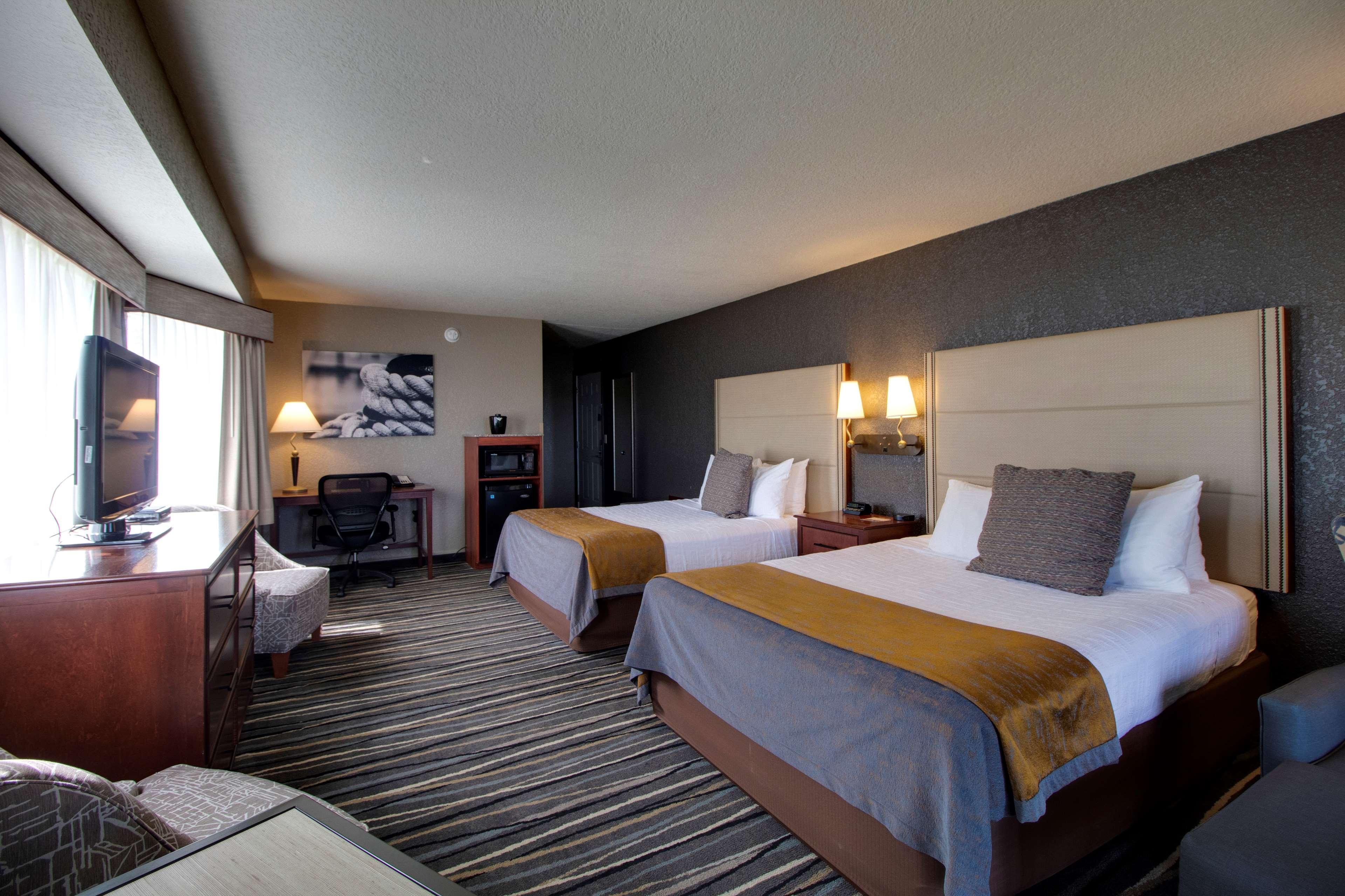 เบสต์ เวสเทิร์น ฮาร์เบอร์ พอยต์ เลคฟรอนต์ Hotel เซนต์อิกเนซ ภายนอก รูปภาพ