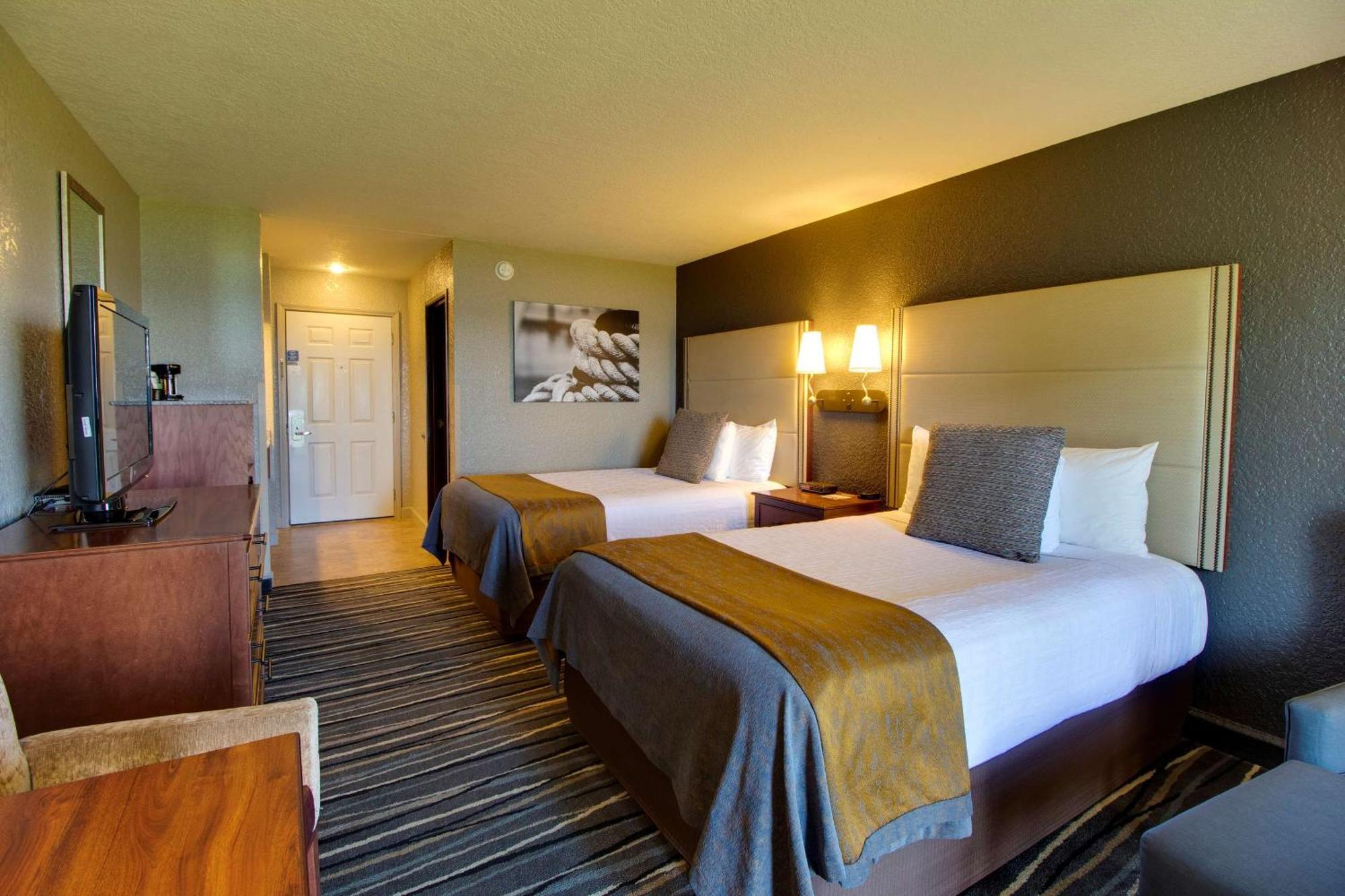 เบสต์ เวสเทิร์น ฮาร์เบอร์ พอยต์ เลคฟรอนต์ Hotel เซนต์อิกเนซ ภายนอก รูปภาพ